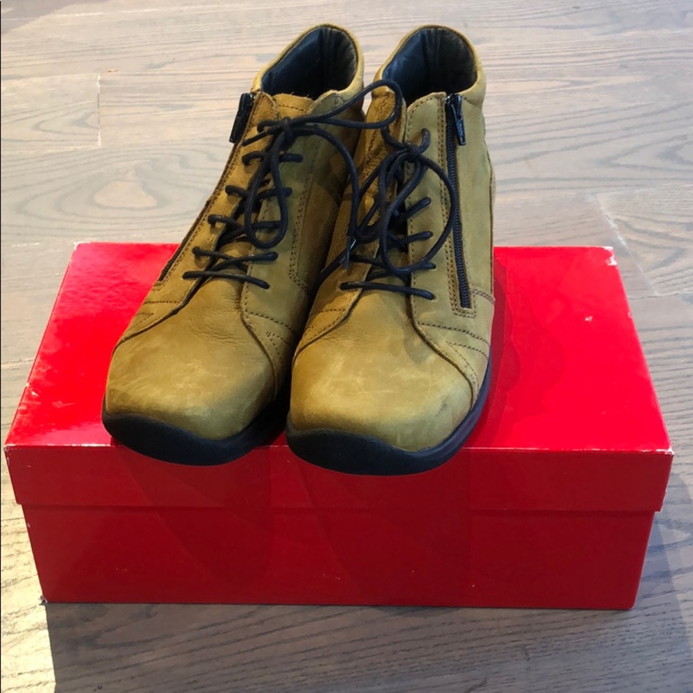 Wolky mustard antique nubuck lace-up boots